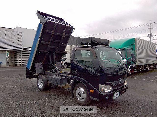Hino DUTRO 2017-03 8848801-6