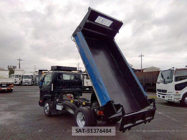 Hino DUTRO 2017-03 8848801-7