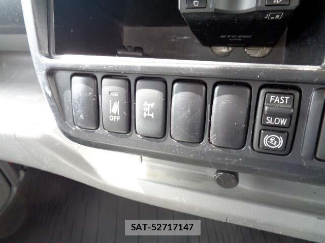 Hino DUTRO 2017-08 8848791-9