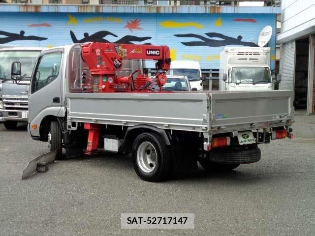 Hino DUTRO 2017-08 8848791-1