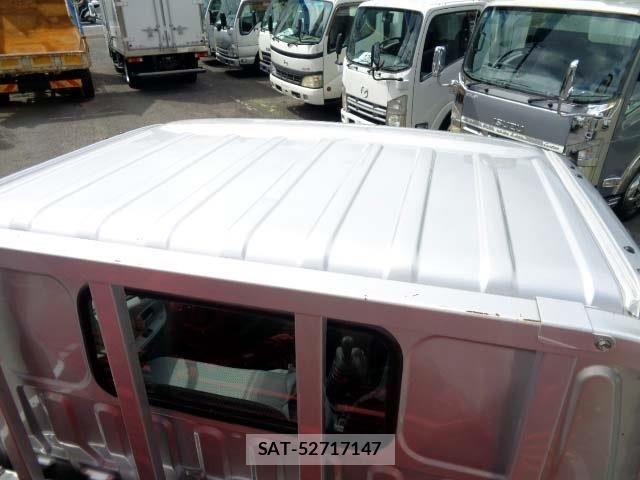 Hino DUTRO 2017-08 8848791-19
