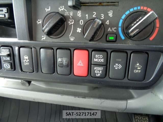 Hino DUTRO 2017-08 8848791-8