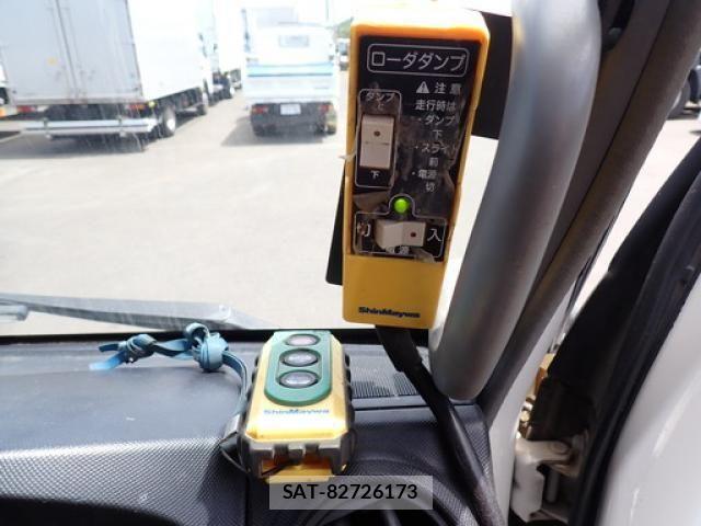 Hino DUTRO 2017-04 8848780-9