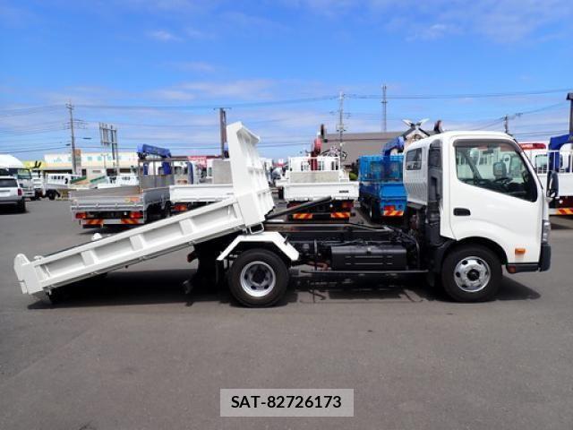 Hino DUTRO 2017-04 8848780-19