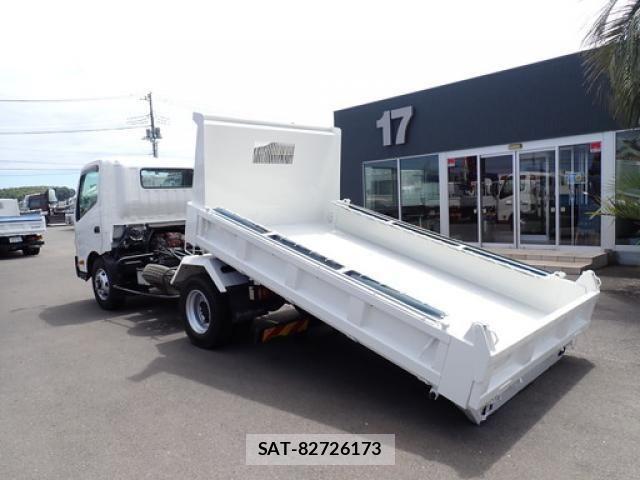Hino DUTRO 2017-04 8848780-24