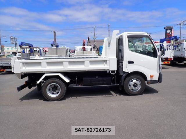 Hino DUTRO 2017-04 8848780-3