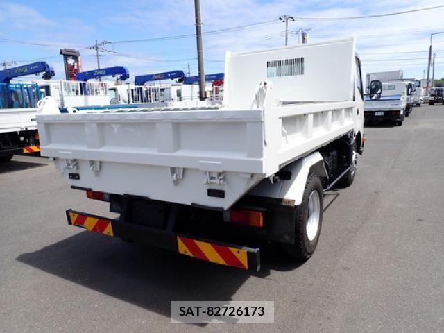 Hino DUTRO 2017-04 8848780-4