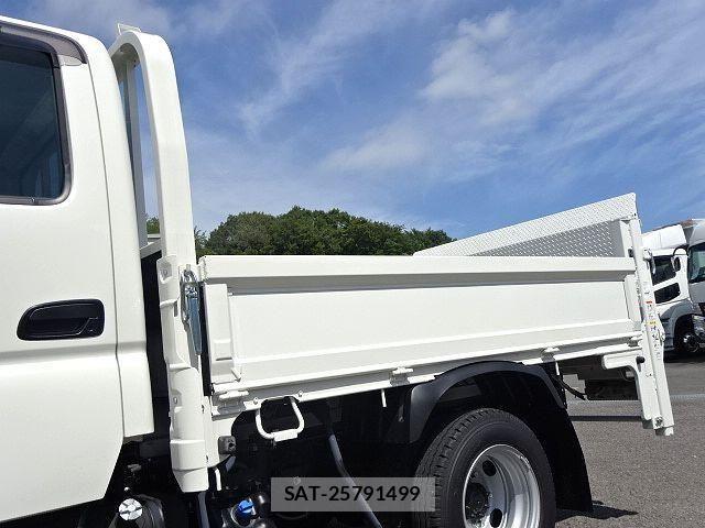 Hino DUTRO 2026-01 8848779-9