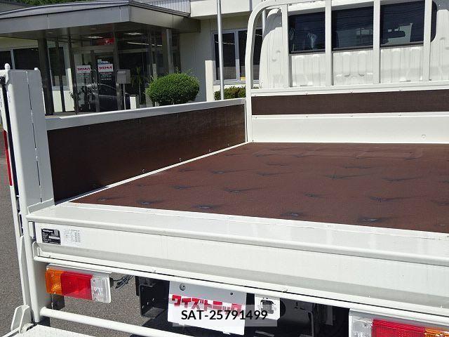 Hino DUTRO 2026-01 8848779-13