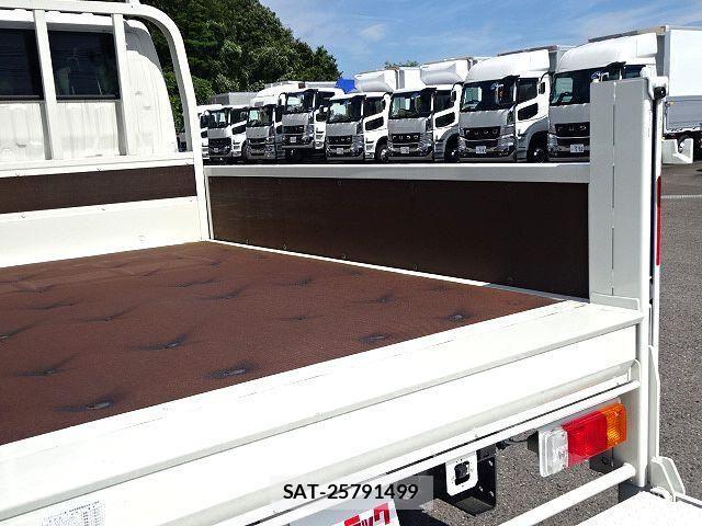 Hino DUTRO 2026-01 8848779-14