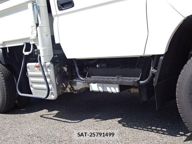 Hino DUTRO 2026-01 8848779-24