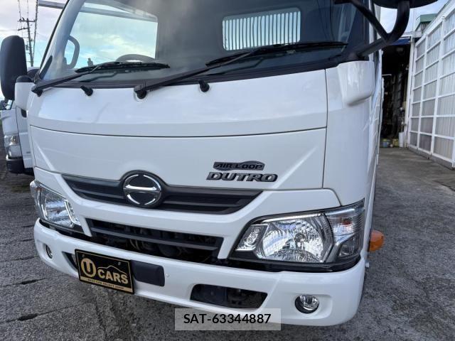 Hino DUTRO 2017-11 8848798-9