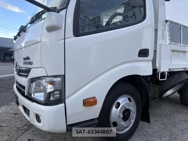 Hino DUTRO 2017-11 8848798-16