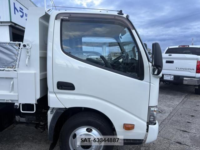 Hino DUTRO 2017-11 8848798-17