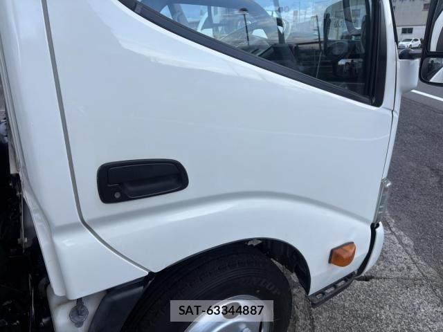 Hino DUTRO 2017-11 8848798-19