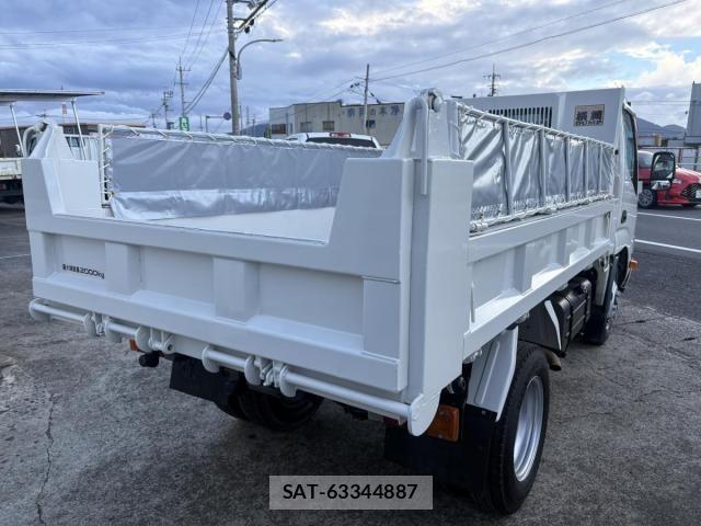 Hino DUTRO 2017-11 8848798-2