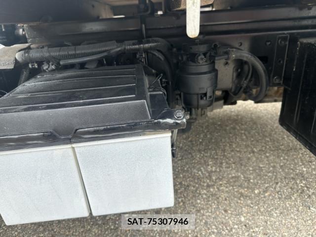 Hino DUTRO 2013-11 8848808-17
