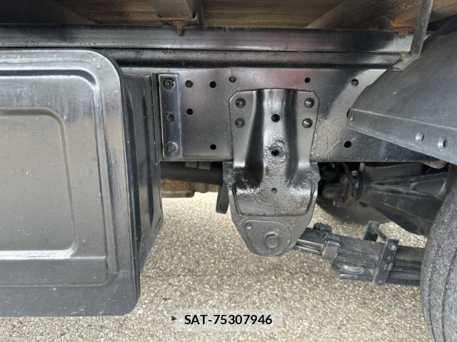Hino DUTRO 2013-11 8848808-18