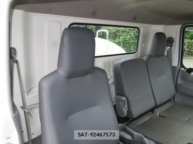 Hino DUTRO 2018-07 8848783-25