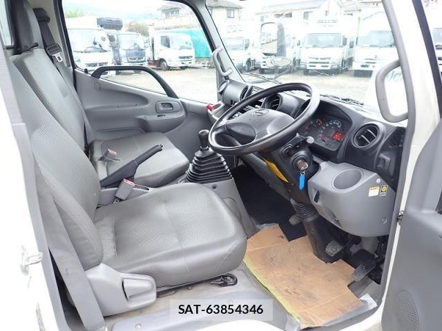 Hino DUTRO 2018-02 8848797-9