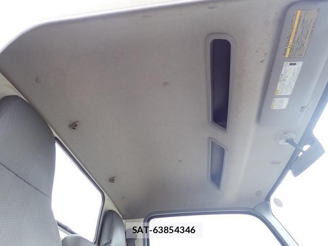 Hino DUTRO 2018-02 8848797-10