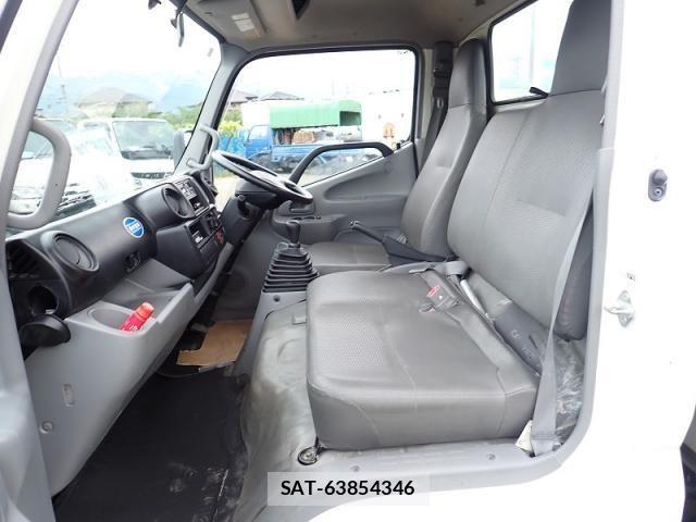 Hino DUTRO 2018-02 8848797-11