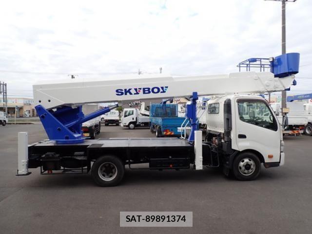 Hino DUTRO 2012-12 8848782-3