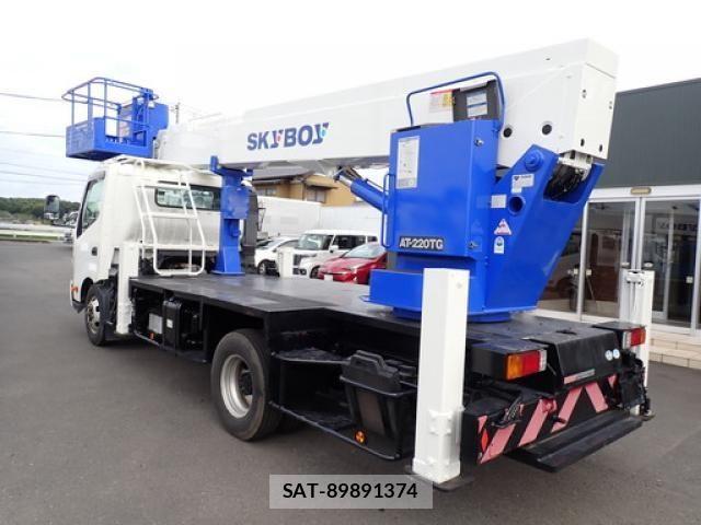 Hino DUTRO 2012-12 8848782-6
