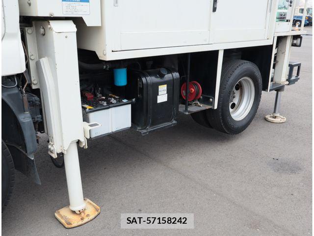 Hino DUTRO 2018-01 8848793-17
