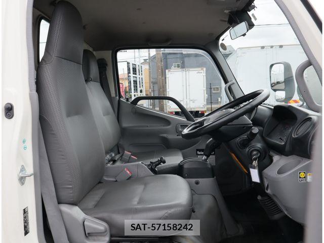 Hino DUTRO 2018-01 8848793-22