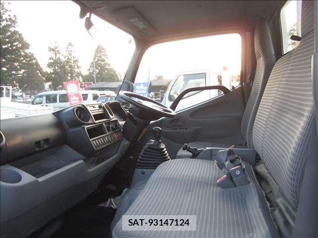 Hino DUTRO 2016-09 8848794-1