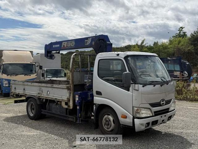Hino DUTRO 2015-03 8848802-15