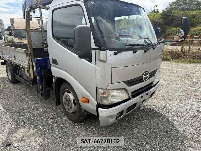 Hino DUTRO 2015-03 8848802-17