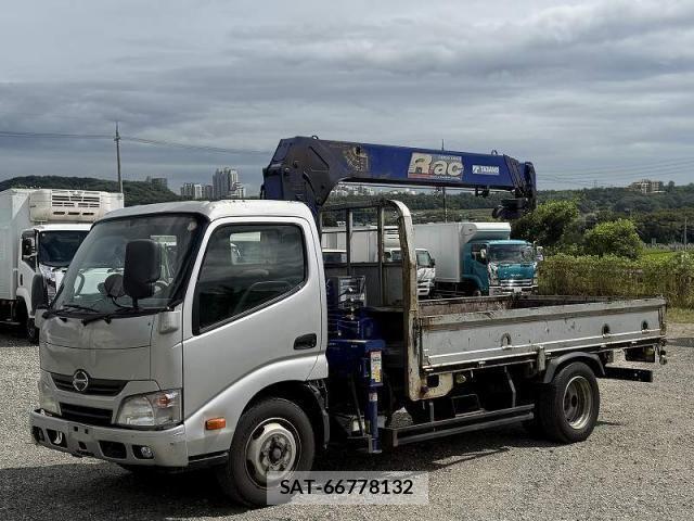 Hino DUTRO 2015-03 8848802-1