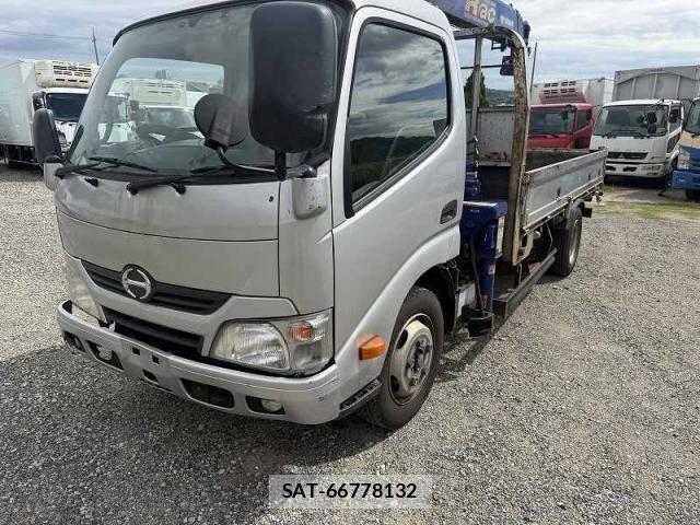 Hino DUTRO 2015-03 8848802-21
