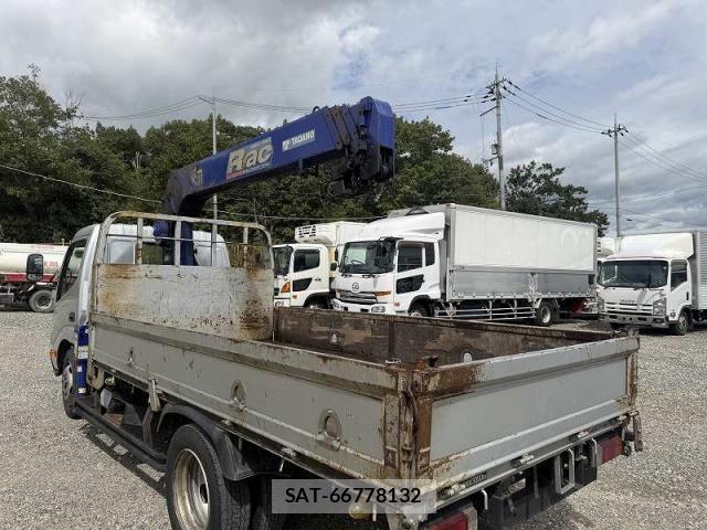 Hino DUTRO 2015-03 8848802-24