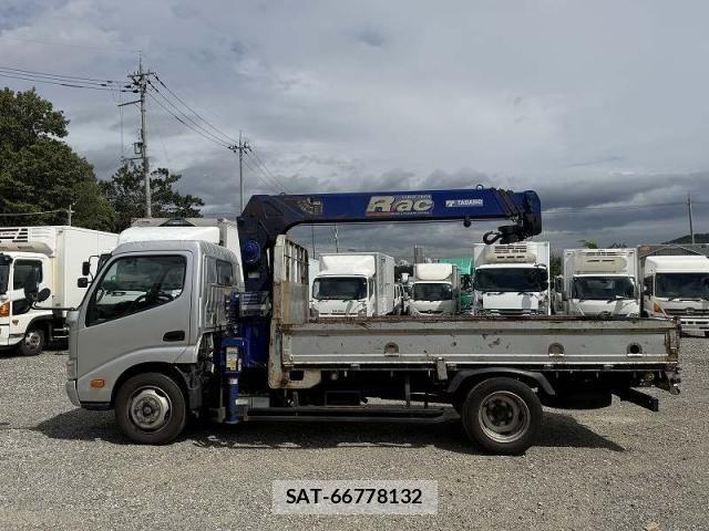 Hino DUTRO 2015-03 8848802-4