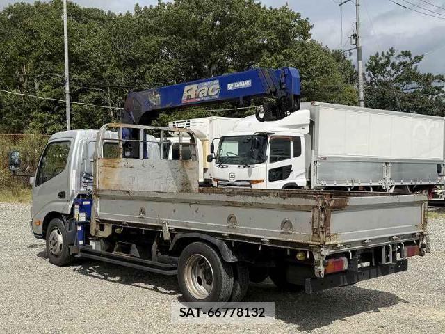 Hino DUTRO 2015-03 8848802-6