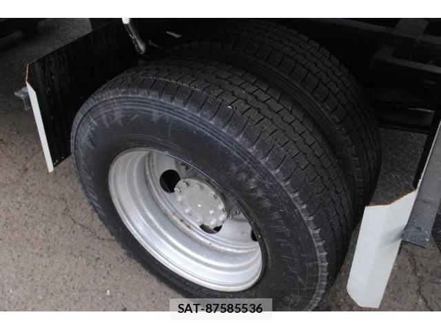Hino DUTRO 2005-05 8848800-26