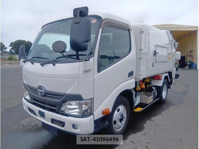 Hino DUTRO 2017-10 8848786-0