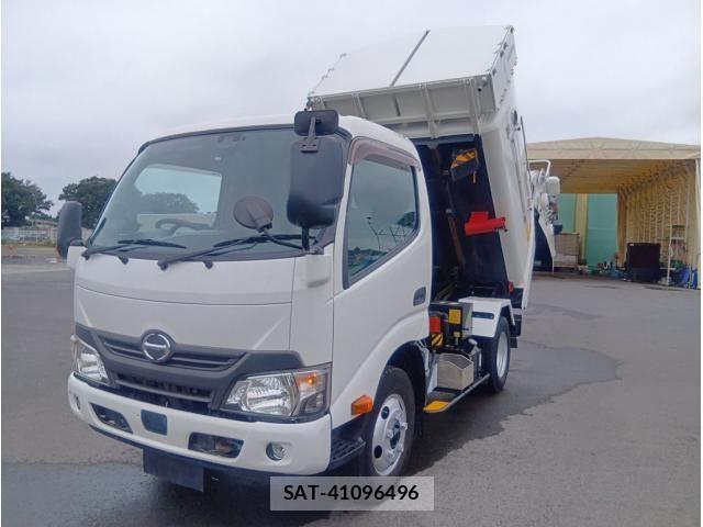 Hino DUTRO 2017-10 8848786-9