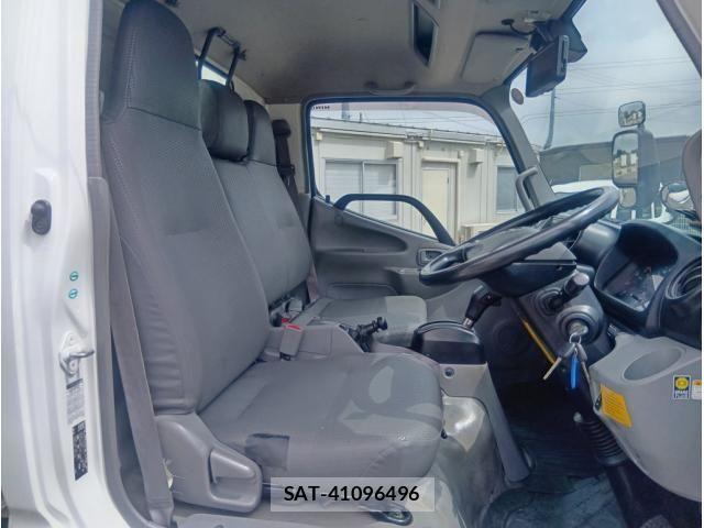 Hino DUTRO 2017-10 8848786-23