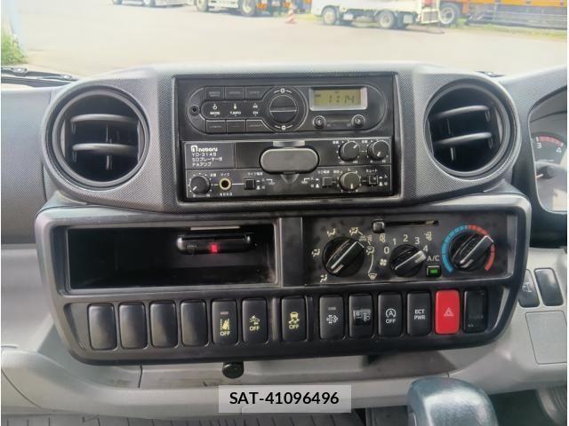 Hino DUTRO 2017-10 8848786-26