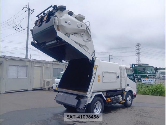 Hino DUTRO 2017-10 8848786-7