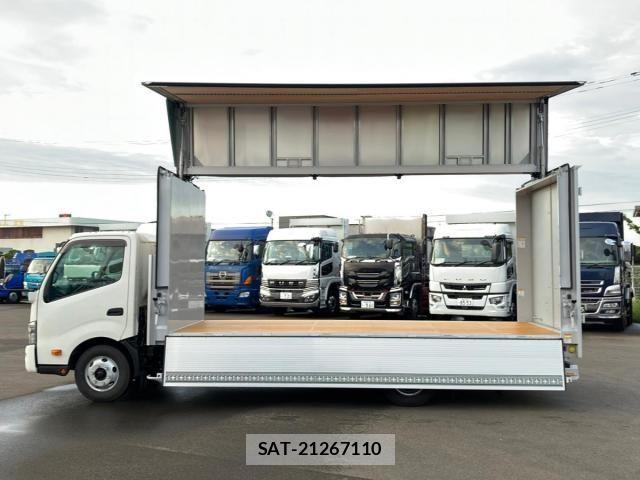 Hino DUTRO 2024-10 8848776-4