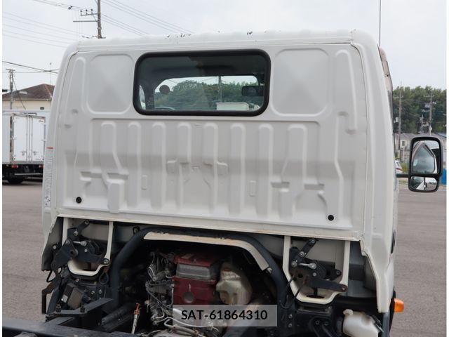 Hino DUTRO 2018-05 8870874-12