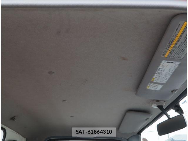 Hino DUTRO 2018-05 8870874-23