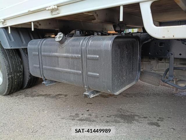 Hino DUTRO 2017-08 8870880-10