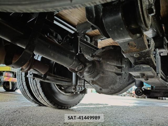 Hino DUTRO 2017-08 8870880-13