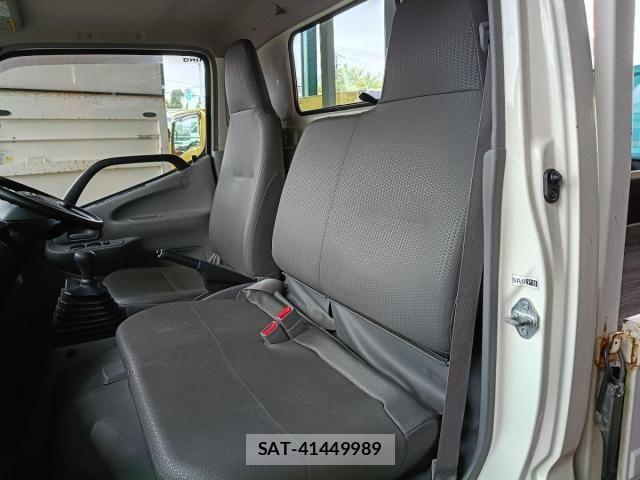 Hino DUTRO 2017-08 8870880-22